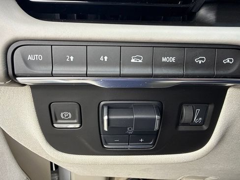 Used 2021 Cadillac Escalade Premium Luxury Platinum AWD/4WD image 14