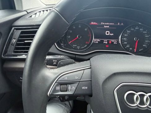 Used 2022 Audi Q5 2.0T Premium w/ Convenience Package image 13