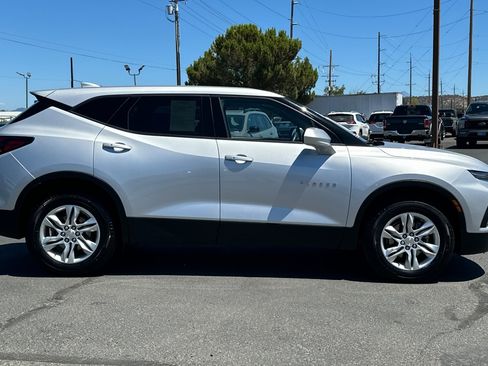 Used 2021 Chevrolet Blazer LT FWD image 3