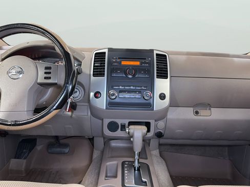 Used 2009 Nissan Frontier SE w/ SE Value Truck Pkg RWD image 15