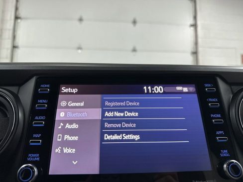 Used 2020 Toyota Tacoma TRD Off-Road w/ Technology Package AWD/4WD image 30