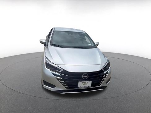 Used 2025 Nissan Versa SV FWD image 3