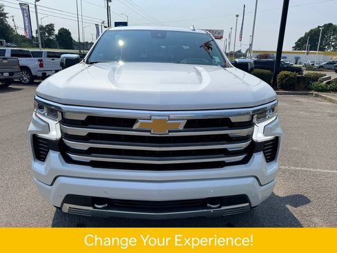 Used 2025 Chevrolet Silverado 1500 High Country w/ Technology Package AWD/4WD image 23
