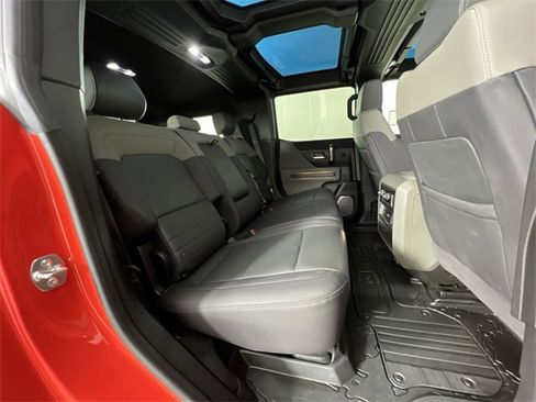 Used 2025 GMC Hummer EV 3X image 28