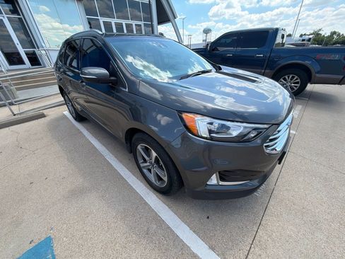 Used 2020 Ford Edge SEL w/ Convenience Package FWD image 8