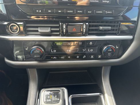 Certified 2023 Nissan Pathfinder SL image 18