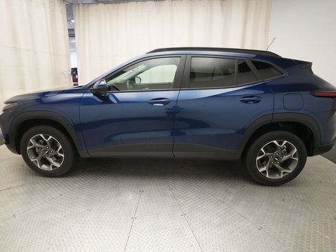 Used 2024 Chevrolet Trax LT w/ Driver Confidence Package FWD image 23