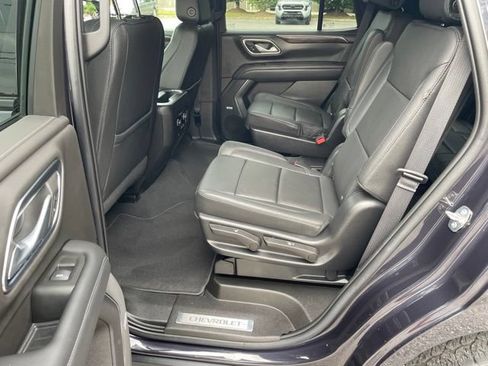 Used 2022 Chevrolet Tahoe Z71 w/ Luxury Package AWD/4WD image 12