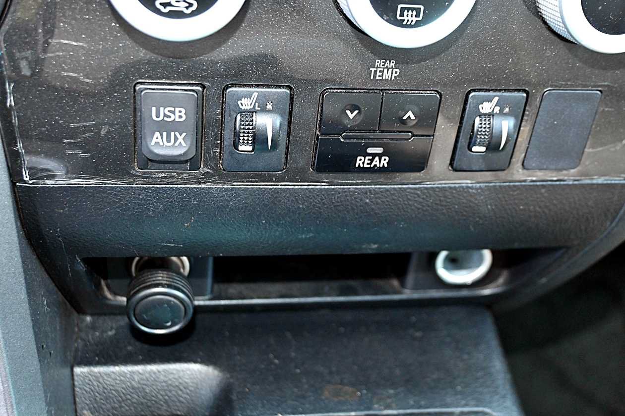 Used 2012 Toyota Sequoia SR5 RWD image 25