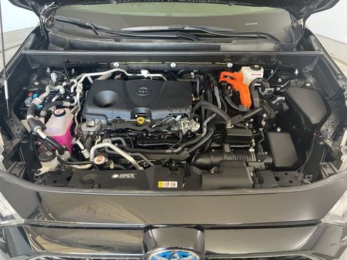 Used 2023 Toyota RAV4 SE w/ Weather & Moonroof Package image 9