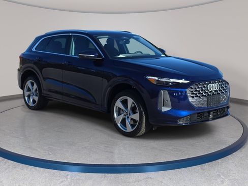 New 2025 Audi Q5 Premium Plus image 3