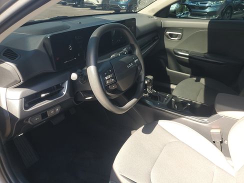 Used 2025 Kia K4 FWD image 11
