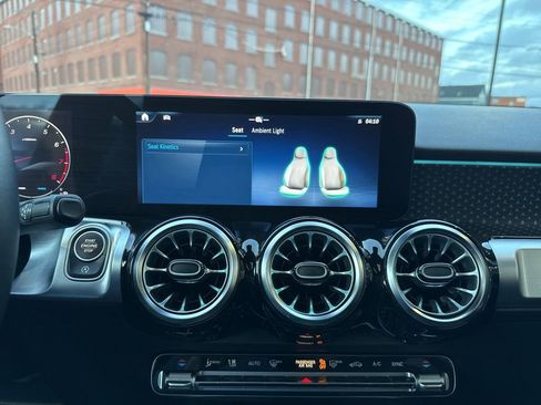 Certified 2024 Mercedes-Benz GLB 250 GLB 250 image 32