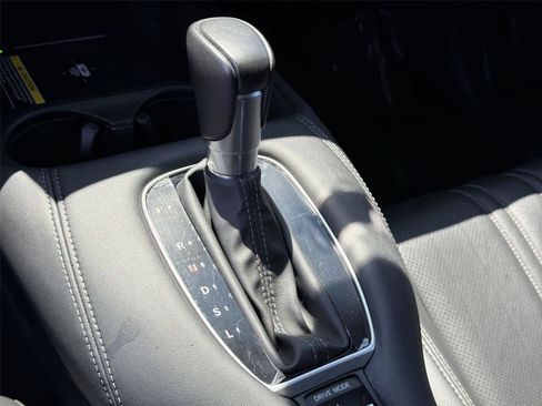 Used 2024 Honda HR-V EX-L image 18