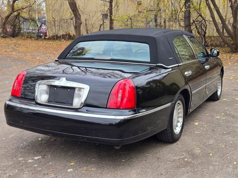 Used 2000 Lincoln Town Car Executive RWD image 6