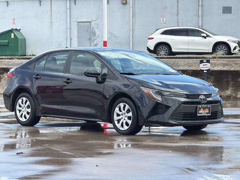 Used 2024 Toyota Corolla LE FWD image 8