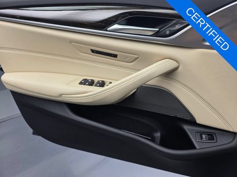 Used 2023 BMW 530i w/ Premium Package RWD image 25