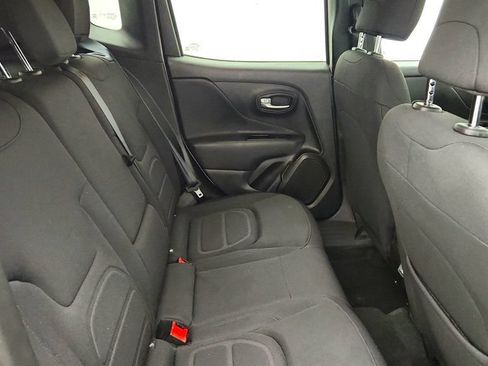 Used 2022 Jeep Renegade Latitude w/ Convenience Group AWD/4WD image 21