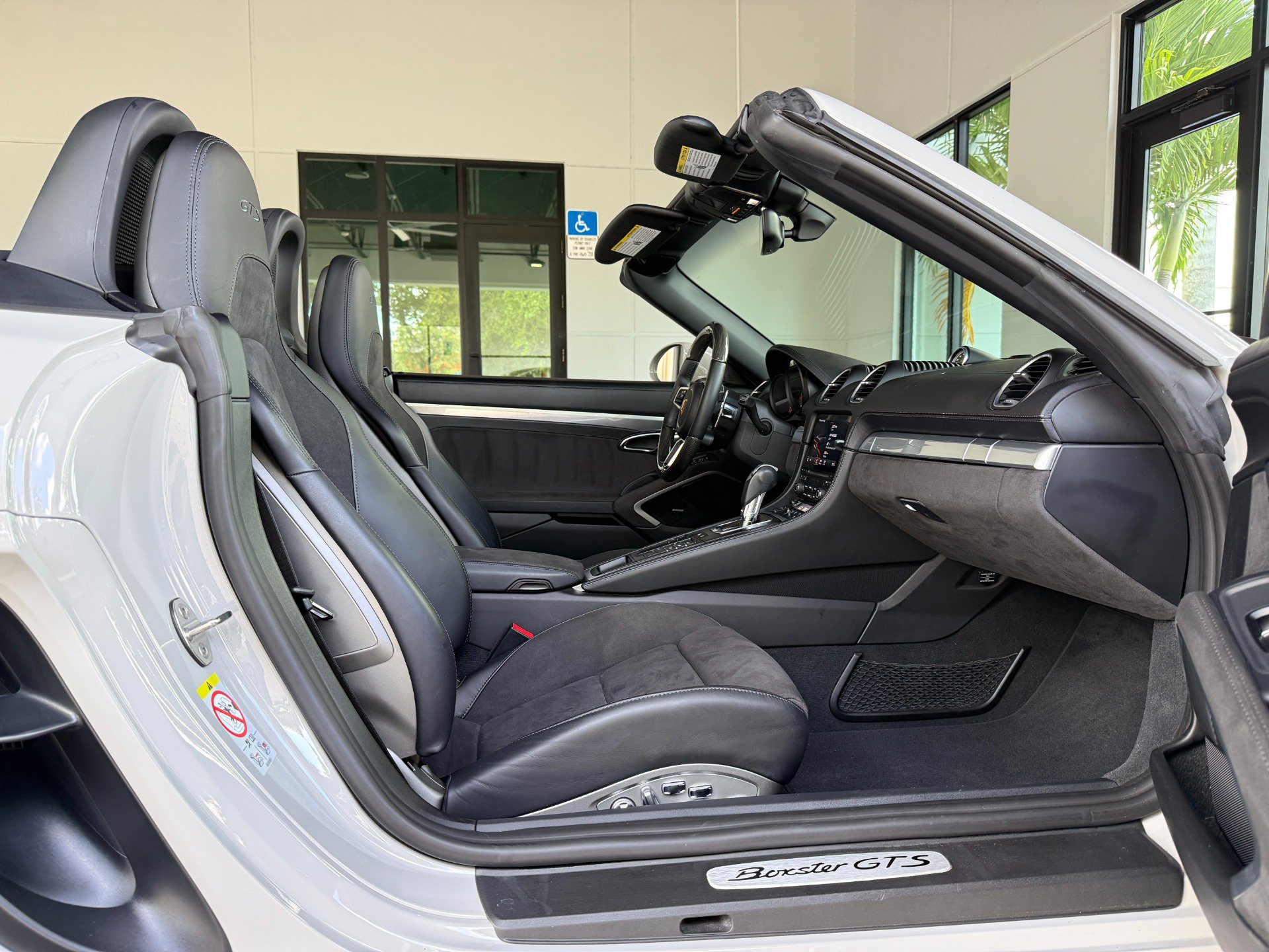 Used 2024 Porsche 718 Boxster GTS RWD image 33