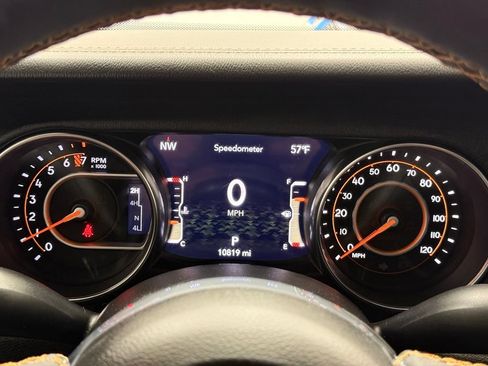 Used 2023 Jeep Gladiator Overland AWD/4WD image 34