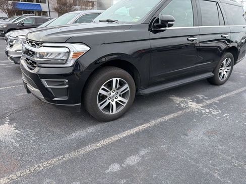 Used 2024 Ford Expedition Limited image 2