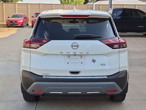 Certified 2023 Nissan Rogue SV FWD image 6