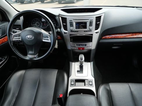 Used 2012 Subaru Outback 2.5i Limited w/ Moonroof Pkg AWD/4WD image 10
