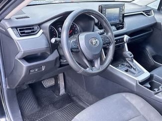 Used 2021 Toyota RAV4 LE FWD video 2