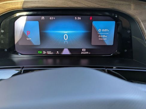 Used 2025 Volkswagen Atlas SE image 15