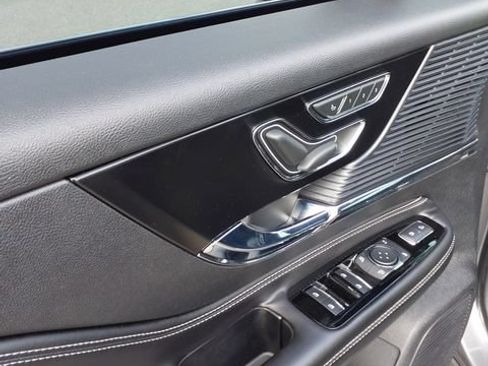 Used 2021 Lincoln Corsair AWD image 18