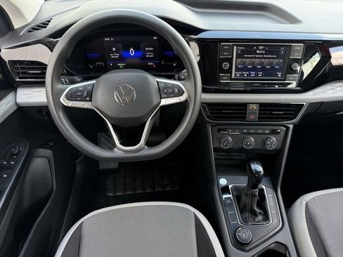 Used 2022 Volkswagen Taos S image 11