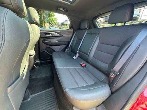 Used 2021 Chevrolet TrailBlazer RS w/ Sun and Liftgate Package AWD/4WD image 19