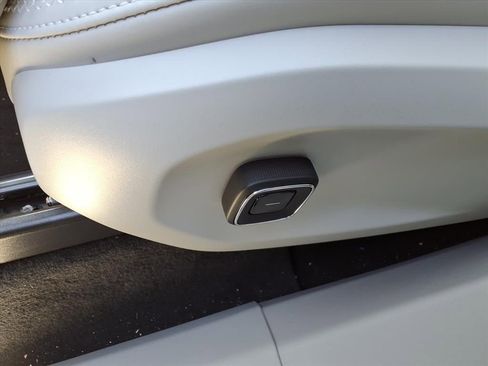 New 2025 Volvo EX90 Ultra w/ Protection Package Premier image 11