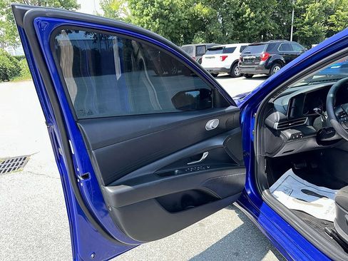 Used 2023 Hyundai Elantra Blue FWD image 14