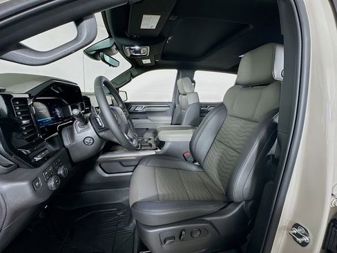 New 2026 Chevrolet Silverado 1500 ZR2 w/ Dark Appearance Package image 22