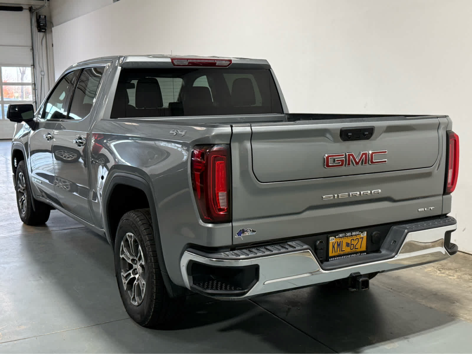 Used 2024 GMC Sierra 1500 SLT AWD/4WD image 3