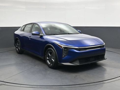 Used 2025 Kia K4 FWD image 2