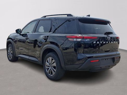 Used 2025 Nissan Pathfinder SV AWD/4WD image 4