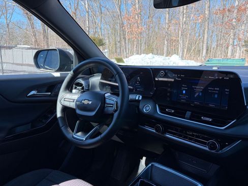 Used 2025 Chevrolet Equinox LT image 34