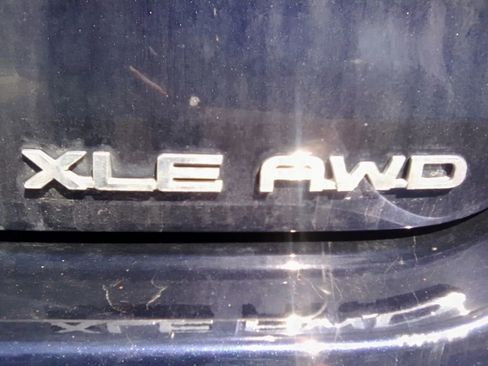 Used 2022 Toyota Highlander XLE image 8