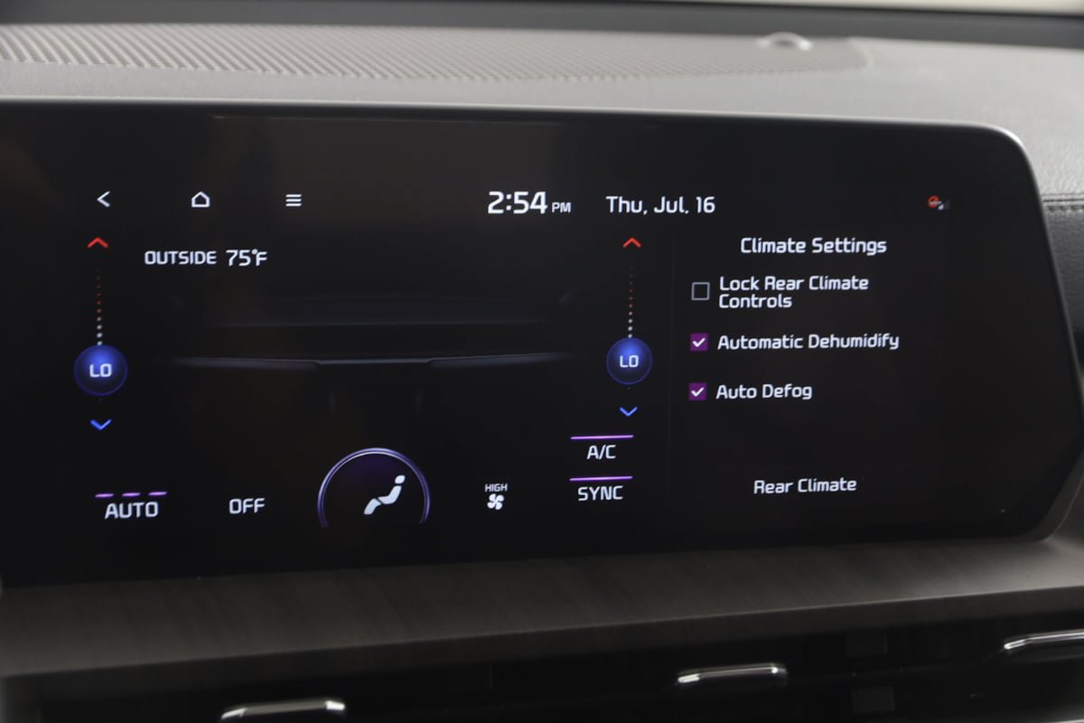 Used 2024 Kia Telluride EX w/ EX Captain's Chair Package FWD image 35