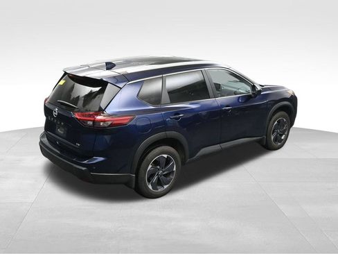 Used 2024 Nissan Rogue SV w/ SV Premium Package FWD image 14