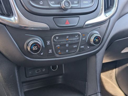 Used 2020 Chevrolet Equinox LT image 29