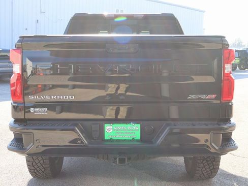 Used 2024 Chevrolet Silverado 1500 ZR2 image 4