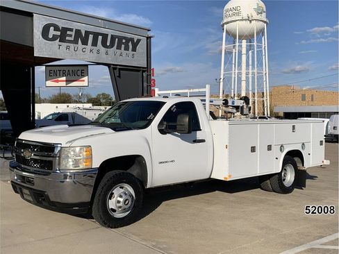 Used 2011 Chevrolet Silverado 3500 W/T image 3