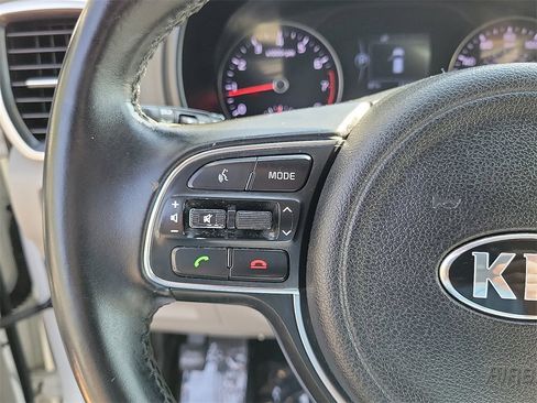 Used 2017 Kia Sportage EX image 4