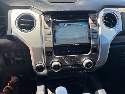 Used 2018 Toyota Tundra Limited w/ Limited Premium Package AWD/4WD image 17