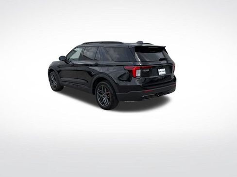 Used 2025 Ford Explorer ST-Line w/ ST-Line Street Pack AWD/4WD image 3