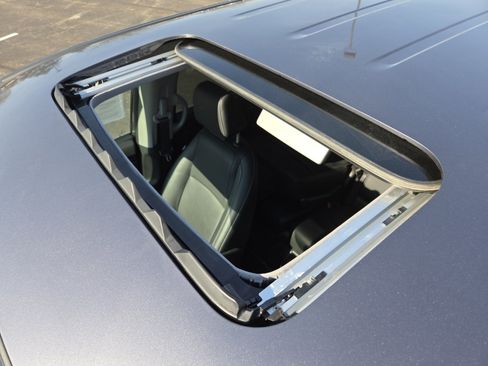 Certified 2024 Honda Odyssey Touring image 4