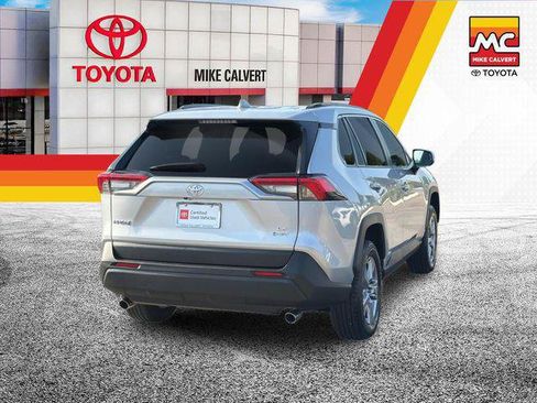 Certified 2025 Toyota RAV4 LE AWD/4WD image 5